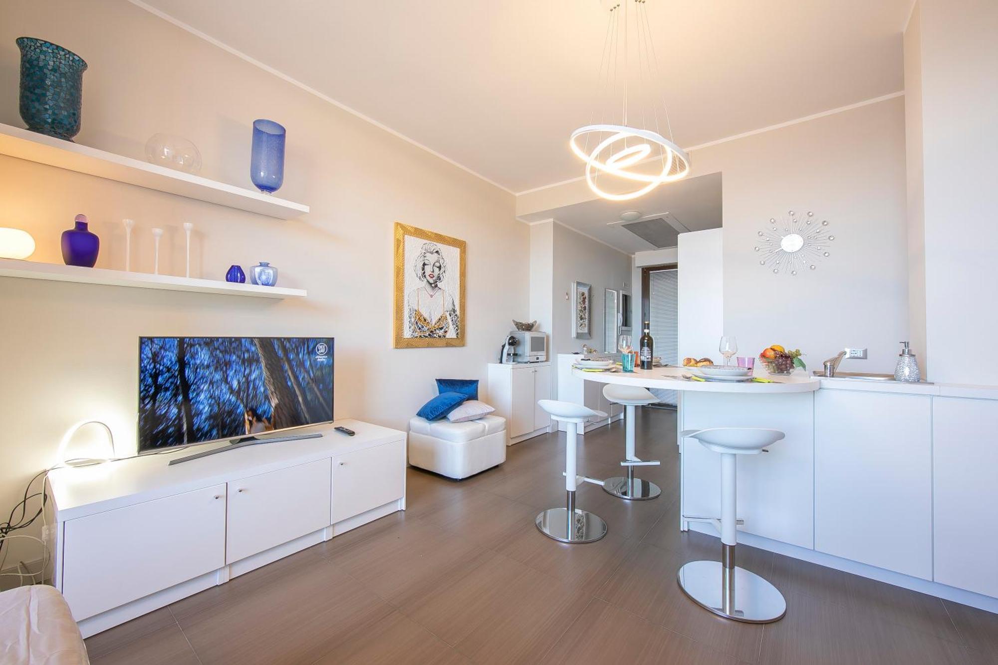 Suite On The Lake - Happy Rentals Meina Exterior photo