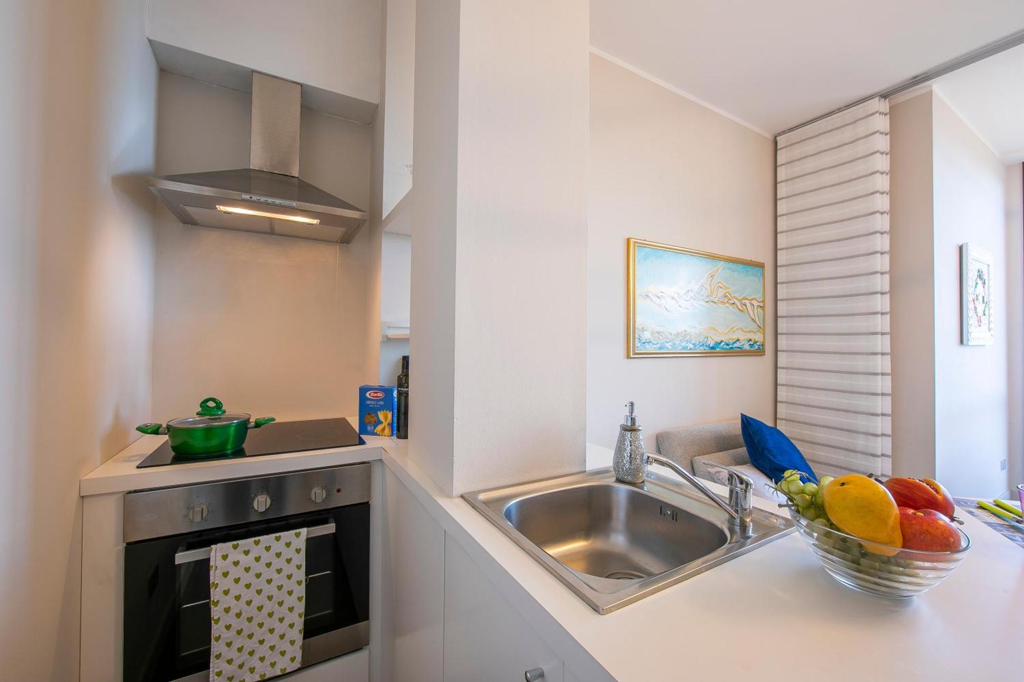 Suite On The Lake - Happy Rentals Meina Exterior photo